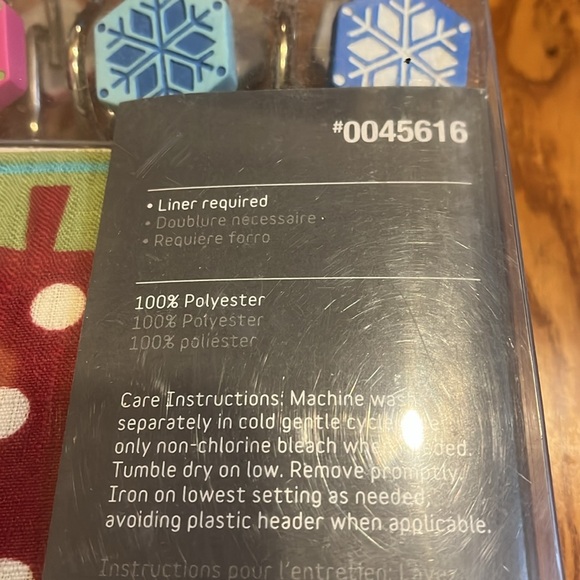 Christmas shower curtain with hooks trees and snowflakes 72” x 72” - Picture 7 of 11